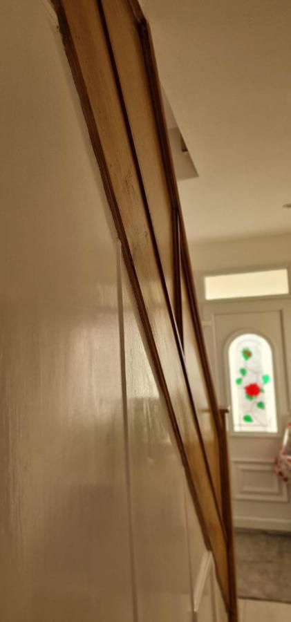 Shm Stays Leicester. Newly Renovated!! 15 Min Drive From City Centre, University. 9 Min Drive To Leicester City Stadium, 5 Min Drive To M1 & M69. 2 Min Walk To Bus Stop. Exterior foto