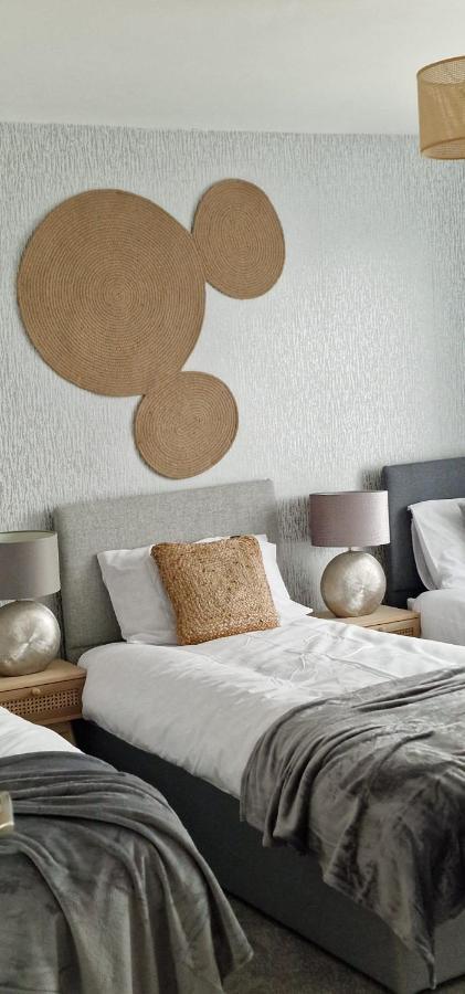 Shm Stays Leicester. Newly Renovated!! 15 Min Drive From City Centre, University. 9 Min Drive To Leicester City Stadium, 5 Min Drive To M1 & M69. 2 Min Walk To Bus Stop. Exterior foto